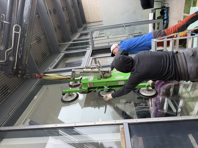 About Notting Hill Glazing