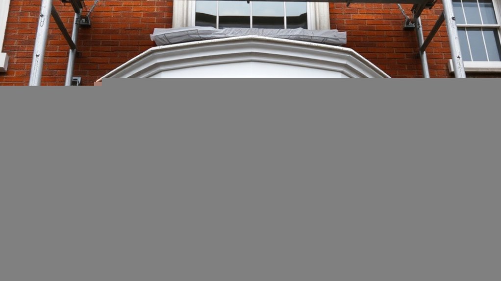 Bay Windows Notting Hill